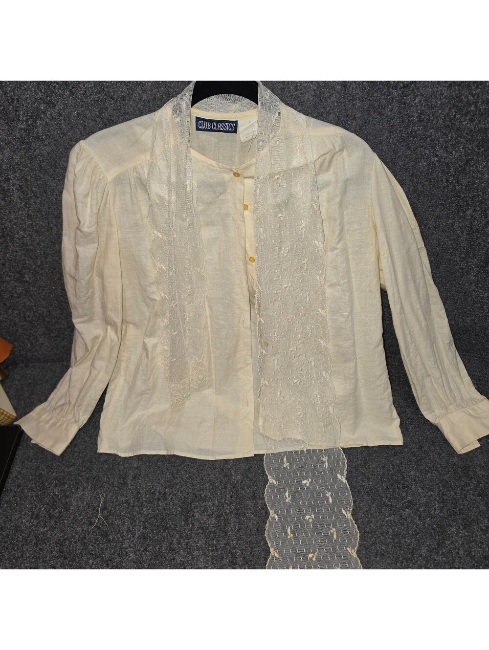 VS30. Vintage 80s Club Classics linen cotton lace scarf blouse size 8